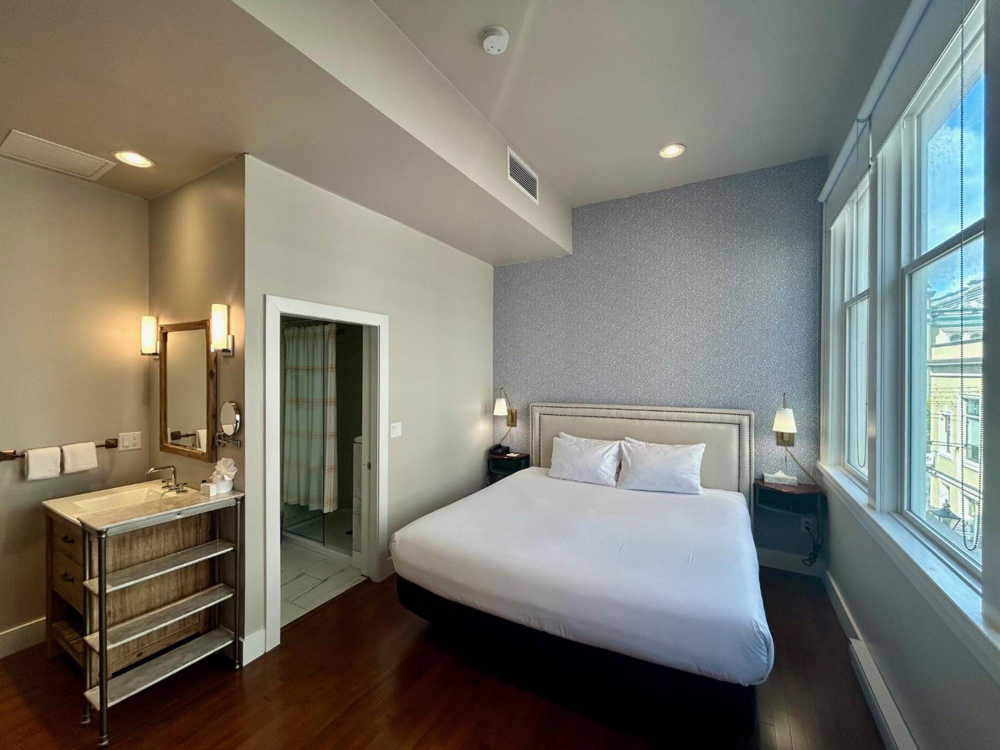 The Bedford Regency Hotel Victoria Extérieur photo
